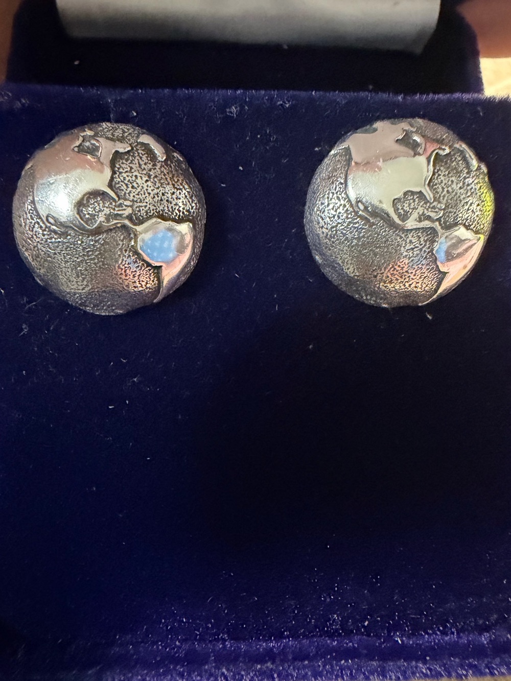 Silver Globe Stud Earrings .925